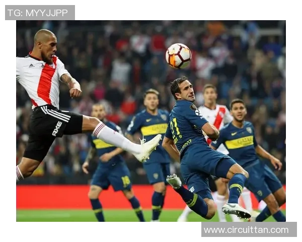 足球明星罚球表现全解析图解助你了解他们的精彩瞬间与技术细节