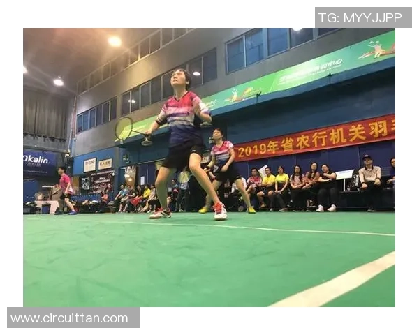 重庆羽毛球队战术解析与运营体系探讨助力羽毛球发展